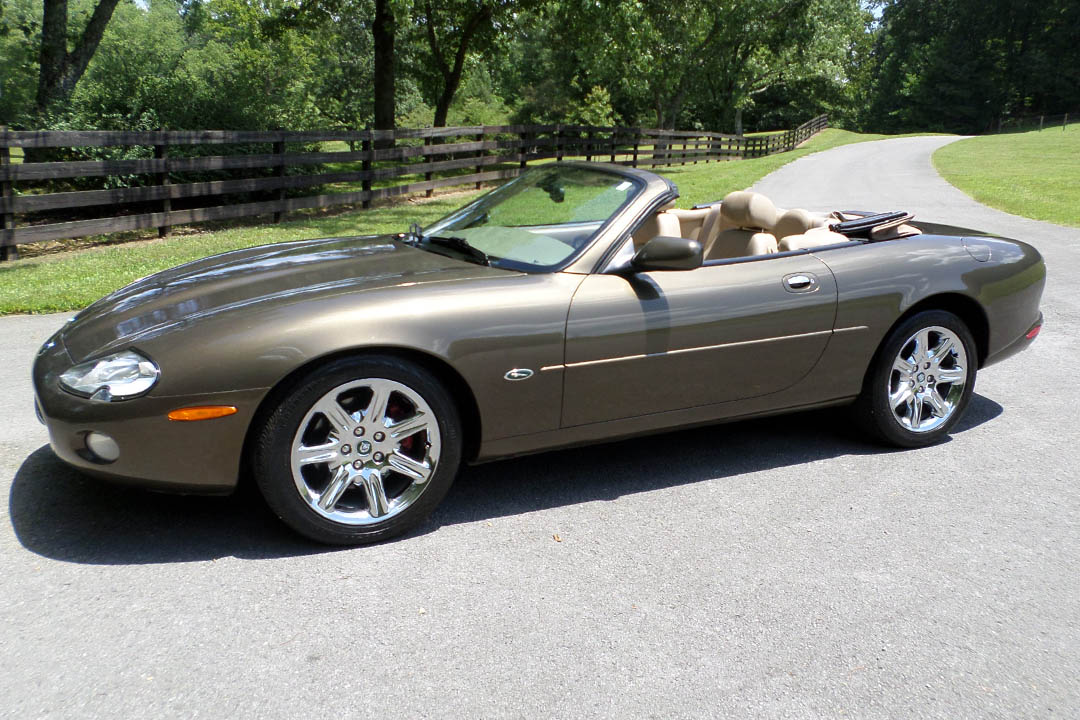 2nd Image of a 2001 JAGUAR XK8 XK