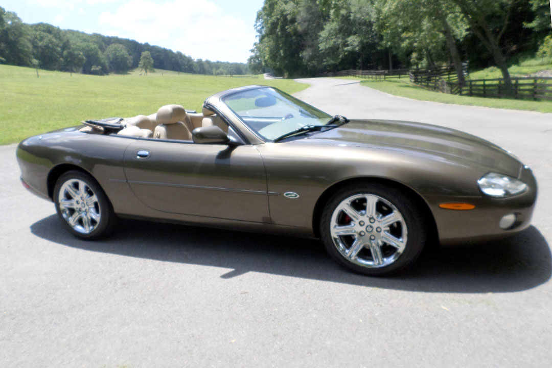 4th Image of a 2001 JAGUAR XK8 XK