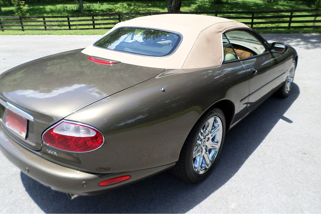 8th Image of a 2001 JAGUAR XK8 XK