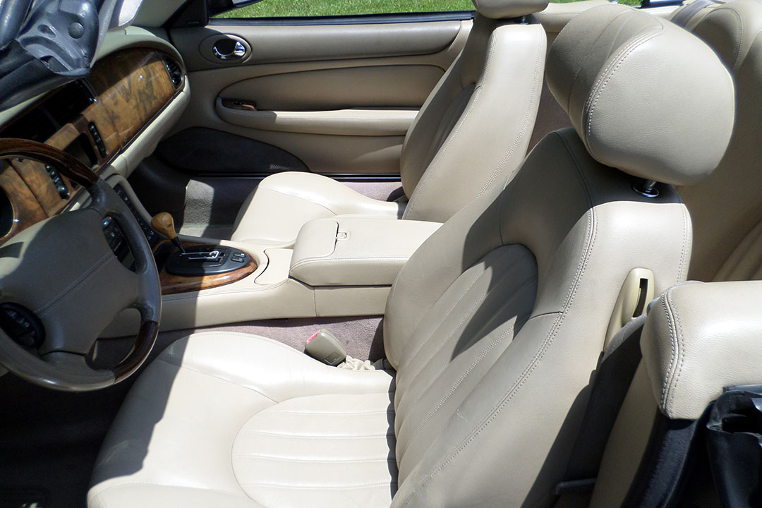 11th Image of a 2001 JAGUAR XK8 XK