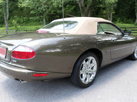 Image 8 of 16 of a 2001 JAGUAR XK8 XK