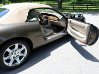 Image 10 of 16 of a 2001 JAGUAR XK8 XK