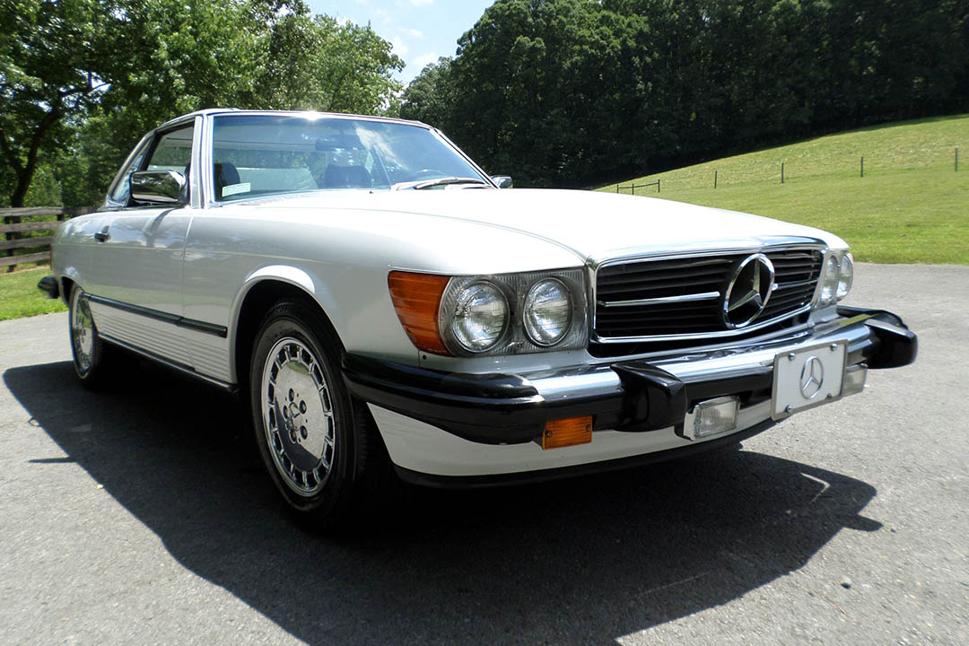 2nd Image of a 1987 MERCEDES-BENZ 560 560SL