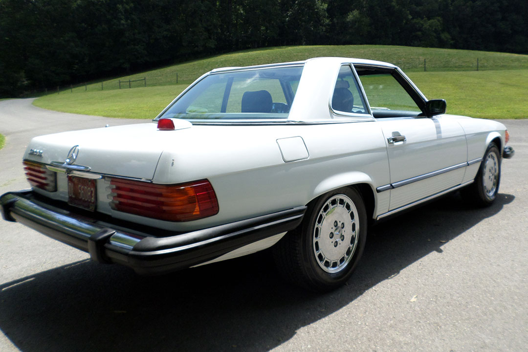 4th Image of a 1987 MERCEDES-BENZ 560 560SL