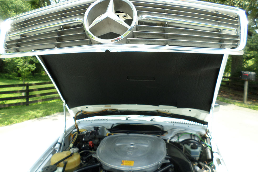 10th Image of a 1987 MERCEDES-BENZ 560 560SL