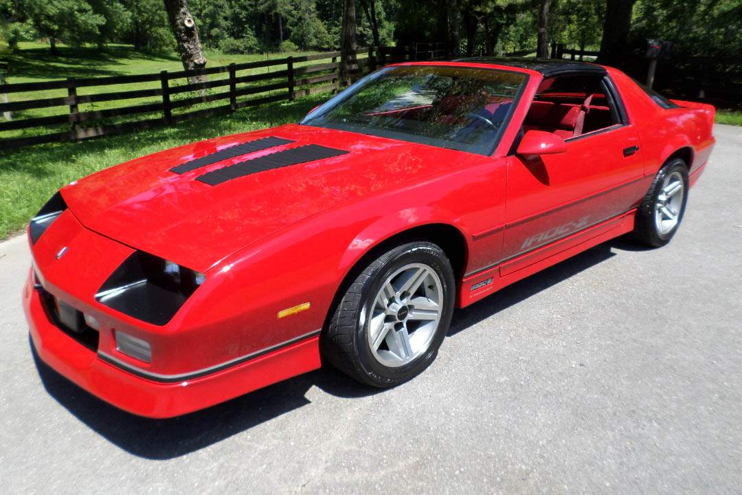2nd Image of a 1987 CHEVROLET CAMARO