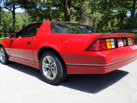 Image 7 of 21 of a 1987 CHEVROLET CAMARO