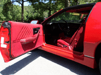 Image 9 of 21 of a 1987 CHEVROLET CAMARO