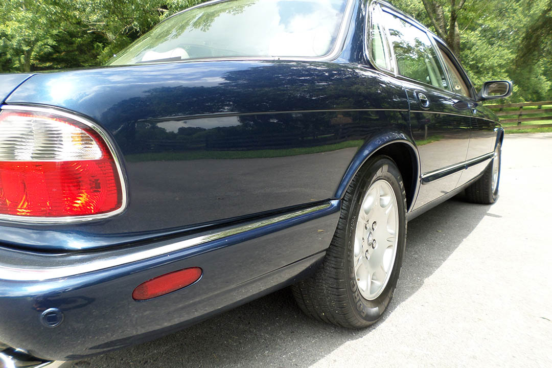 11th Image of a 2002 JAGUAR XJ8 XJ VANDEN PLAS