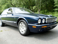 Image 6 of 23 of a 2002 JAGUAR XJ8 XJ VANDEN PLAS