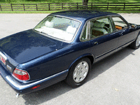 Image 9 of 23 of a 2002 JAGUAR XJ8 XJ VANDEN PLAS