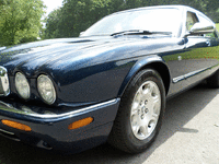 Image 11 of 23 of a 2002 JAGUAR XJ8 XJ VANDEN PLAS