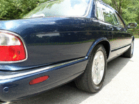 Image 12 of 23 of a 2002 JAGUAR XJ8 XJ VANDEN PLAS