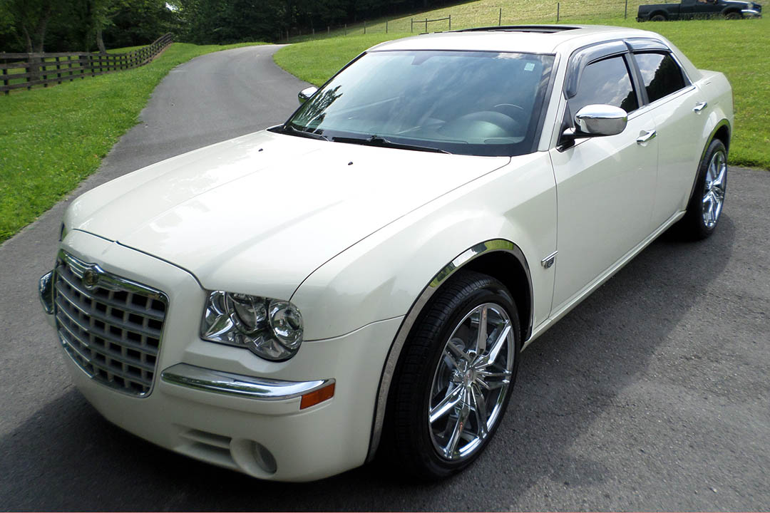 1st Image of a 2006 CHRYSLER 300C