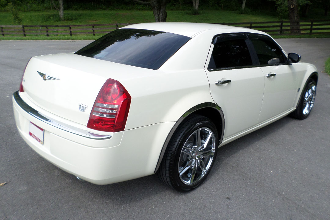 4th Image of a 2006 CHRYSLER 300C
