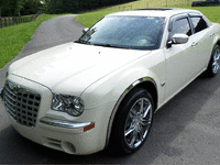 Image 2 of 19 of a 2006 CHRYSLER 300C