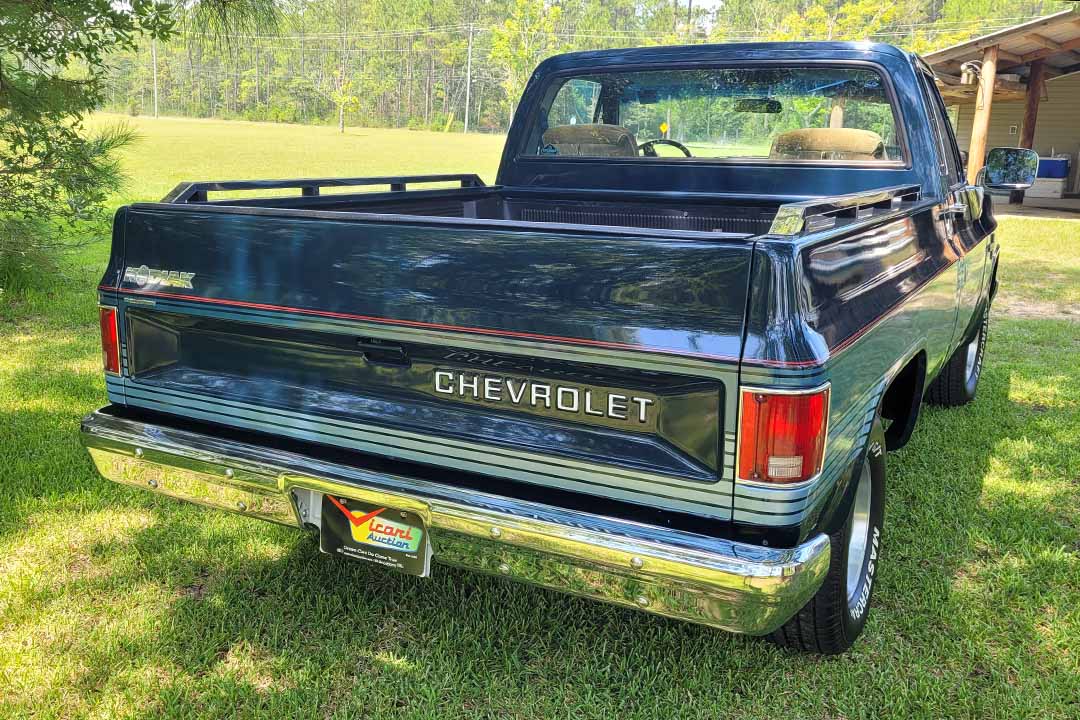 2nd Image of a 1987 CHEVROLET C10