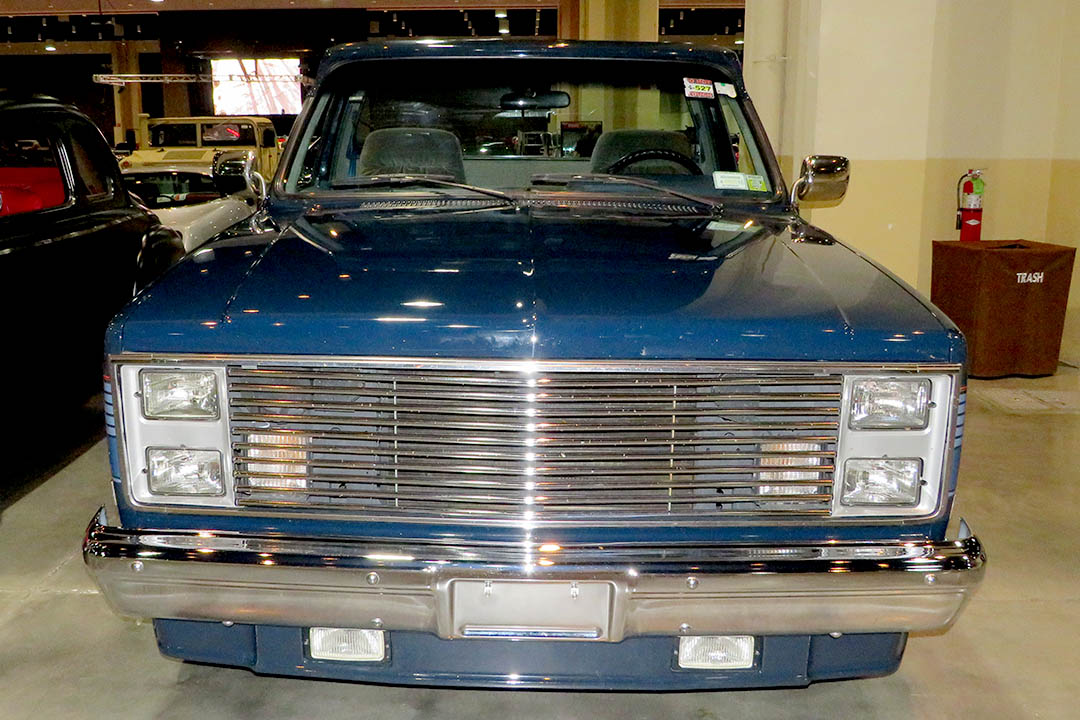 3rd Image of a 1987 CHEVROLET C10