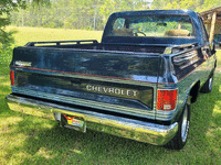 Image 3 of 18 of a 1987 CHEVROLET C10