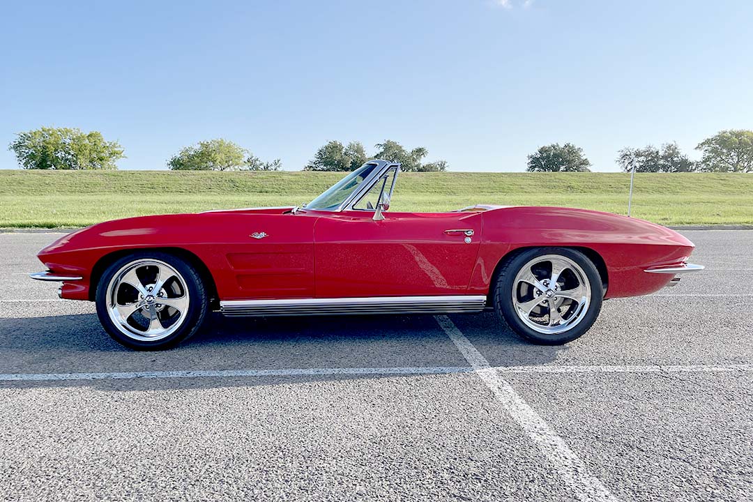 1st Image of a 1964 CHEVROLET CORVETTE