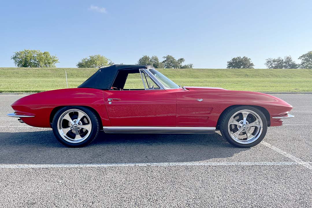 3rd Image of a 1964 CHEVROLET CORVETTE