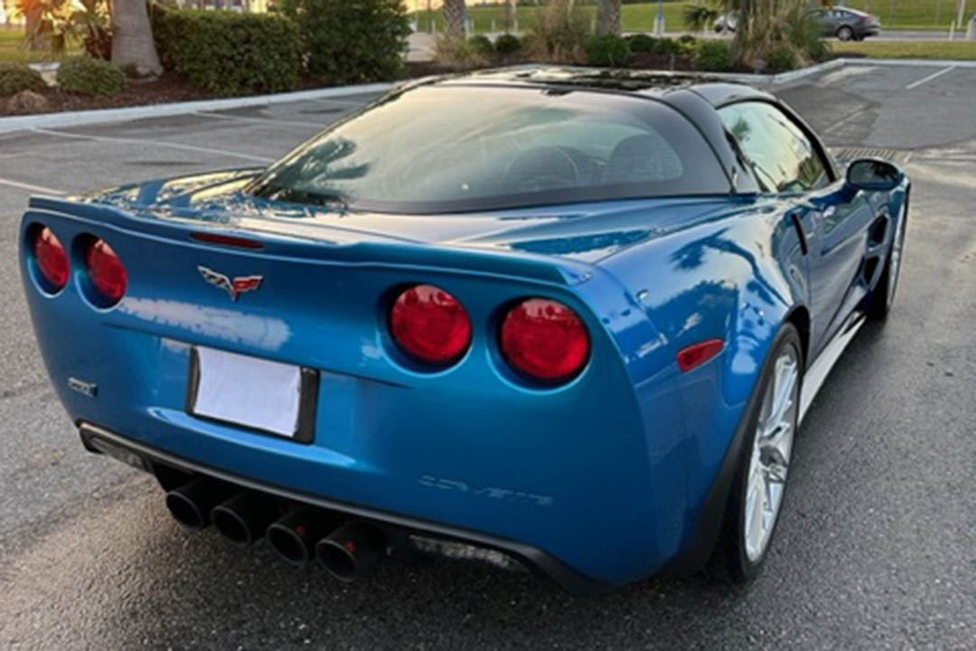 3rd Image of a 2009 CHEVROLET CORVETTE ZR1