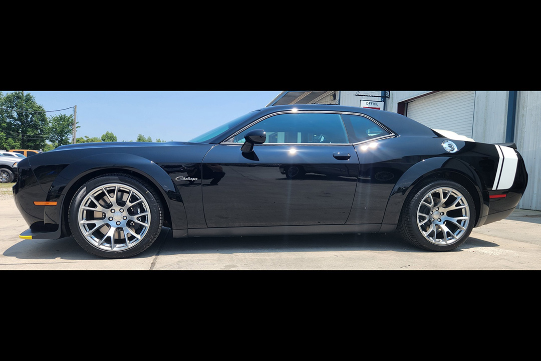 5th Image of a 2023 DODGE CHALLENGER SRT HELLCAT REDEYE BLACK GFHOST