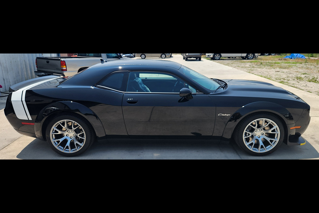 7th Image of a 2023 DODGE CHALLENGER SRT HELLCAT REDEYE BLACK GFHOST