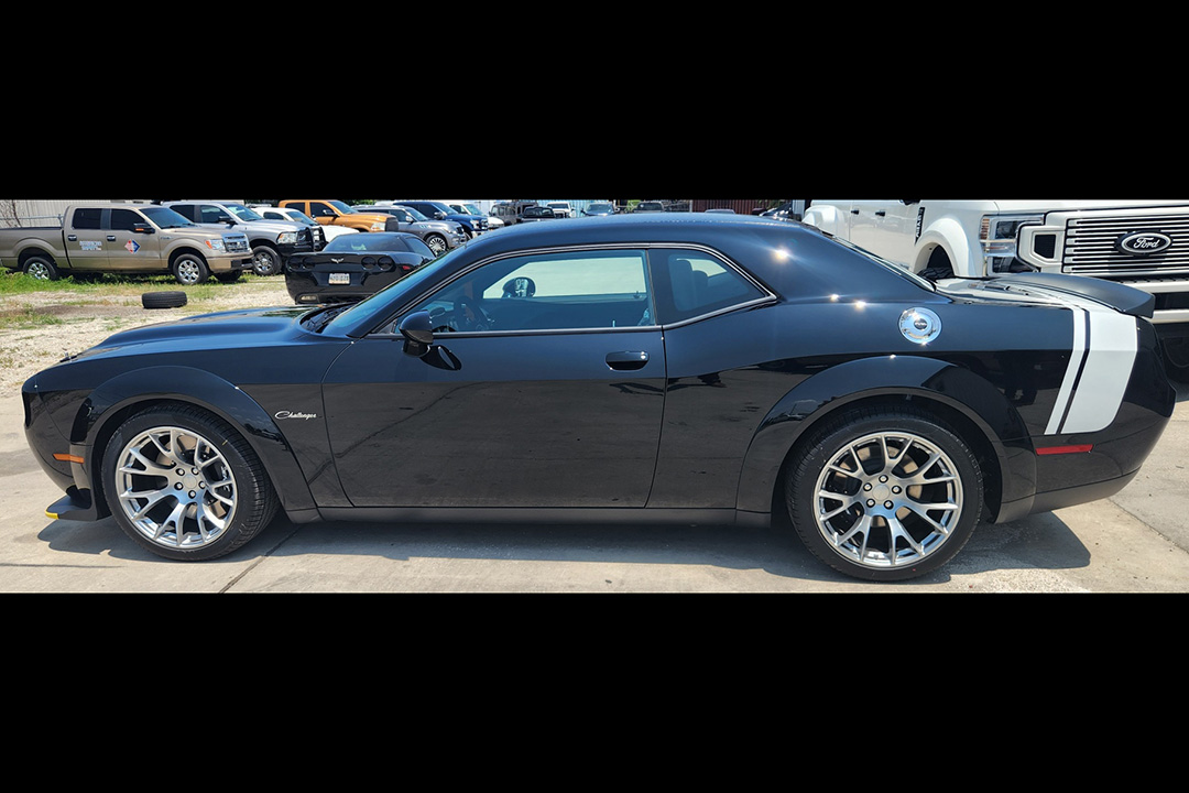 8th Image of a 2023 DODGE CHALLENGER SRT HELLCAT REDEYE BLACK GFHOST