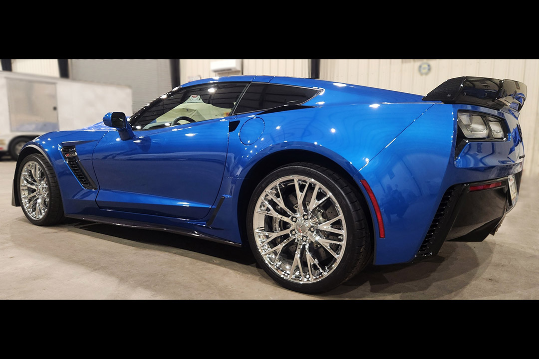 3rd Image of a 2015 CHEVROLET CORVETTE Z06 3LZ