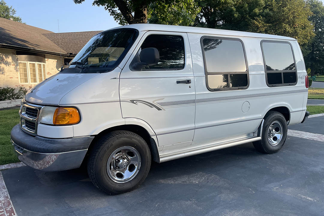 0th Image of a 2000 DODGE RAM VAN 1500