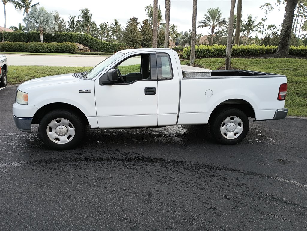 2nd Image of a 2004 FORD F-150