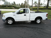 Image 3 of 8 of a 2004 FORD F-150
