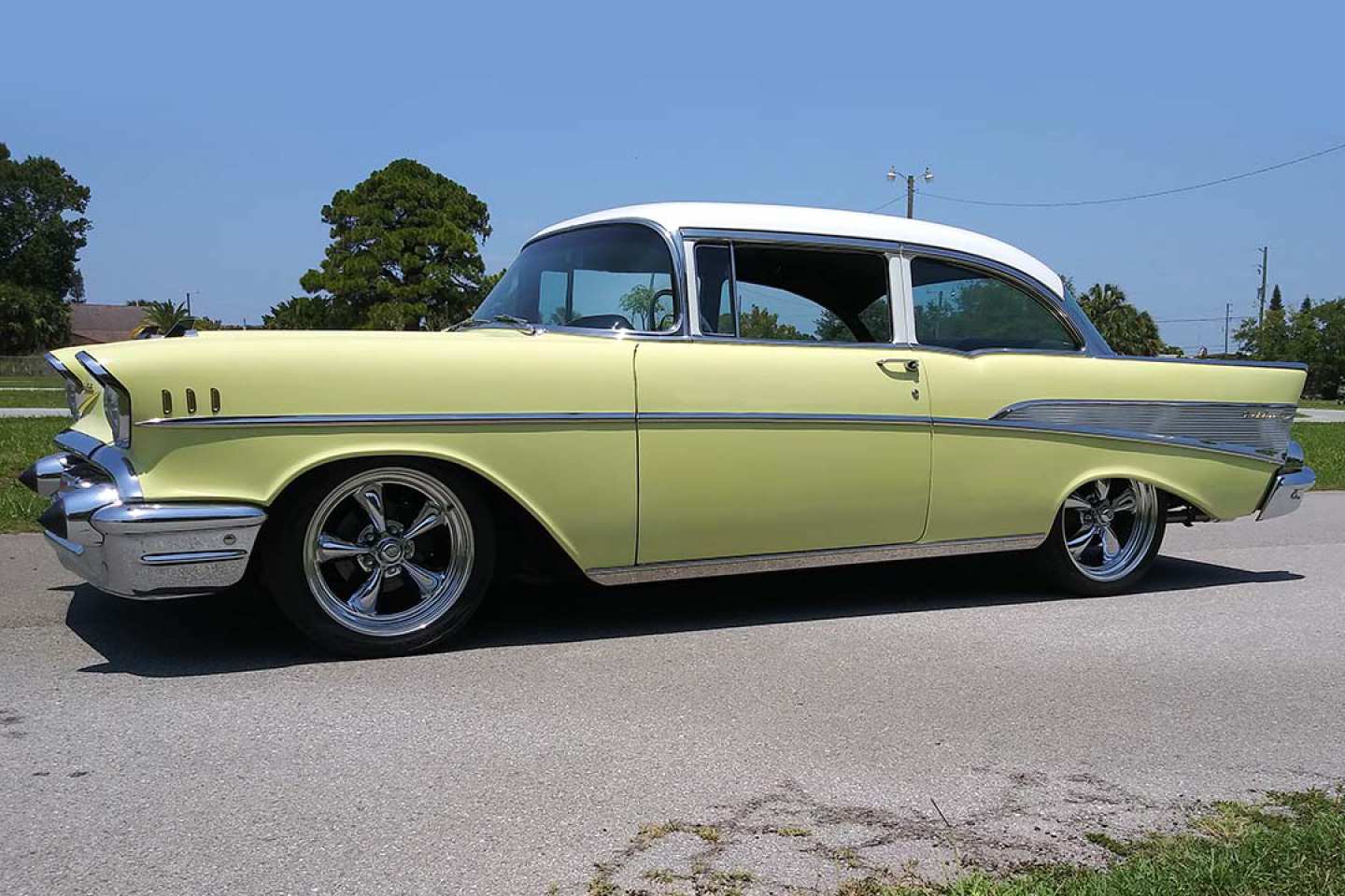 2nd Image of a 1957 CHEVROLET BEL AIR