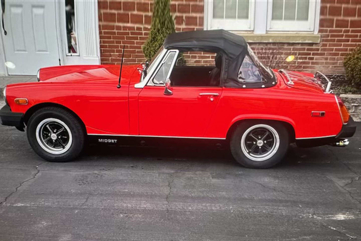 3rd Image of a 1980 MG MIDGET