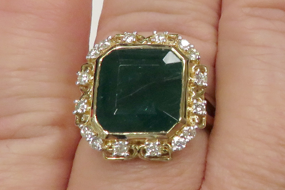4th Image of a N/A LADY'S EMERALD DIAMOND RING