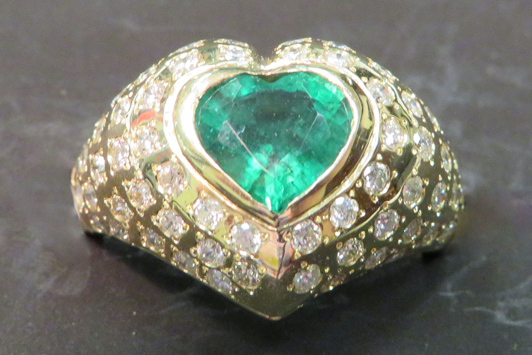 1st Image of a N/A YELLOW GOLD EMERALD BERYL & DIAMOND