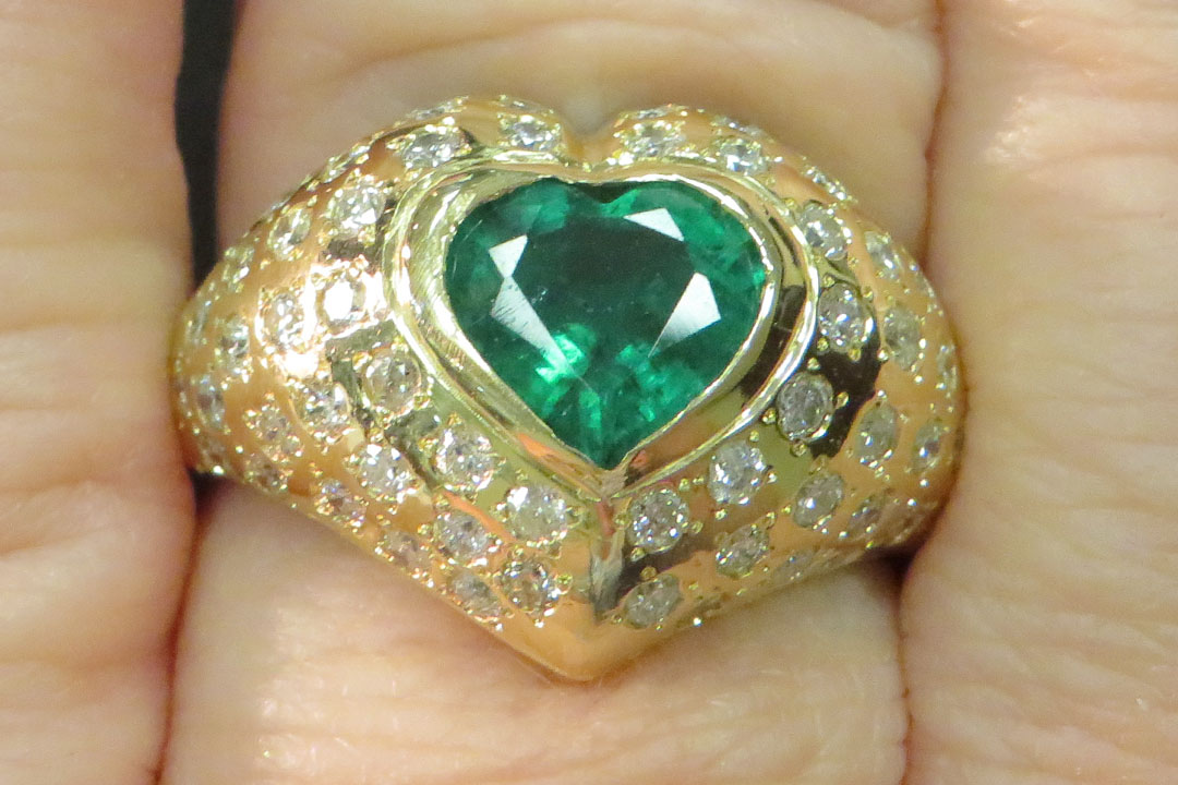 3rd Image of a N/A YELLOW GOLD EMERALD BERYL & DIAMOND