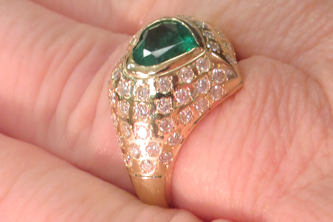 5th Image of a N/A YELLOW GOLD EMERALD BERYL & DIAMOND