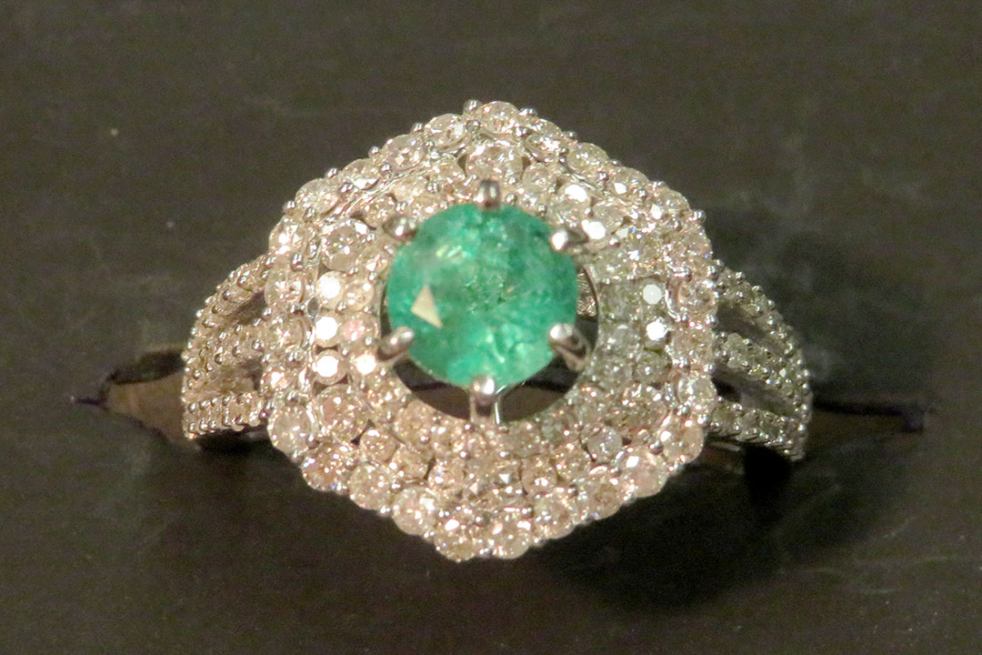 0th Image of a N/A GOLD EMERALD DIAMOND