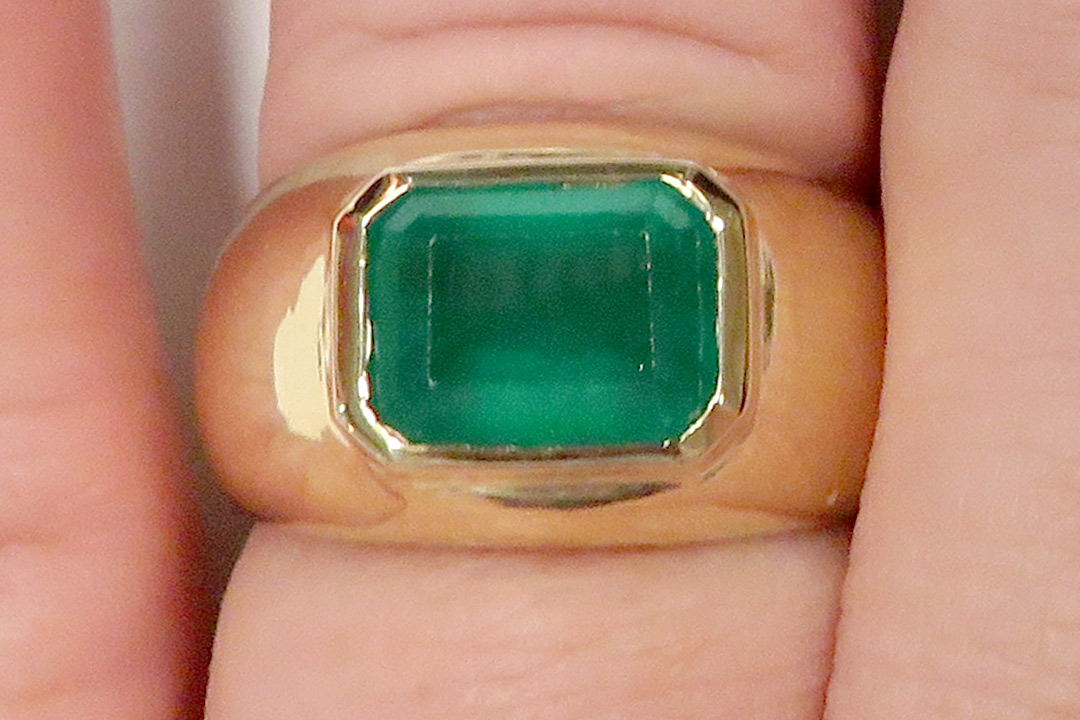 4th Image of a N/A EMERALD BERYL GEMSTONE