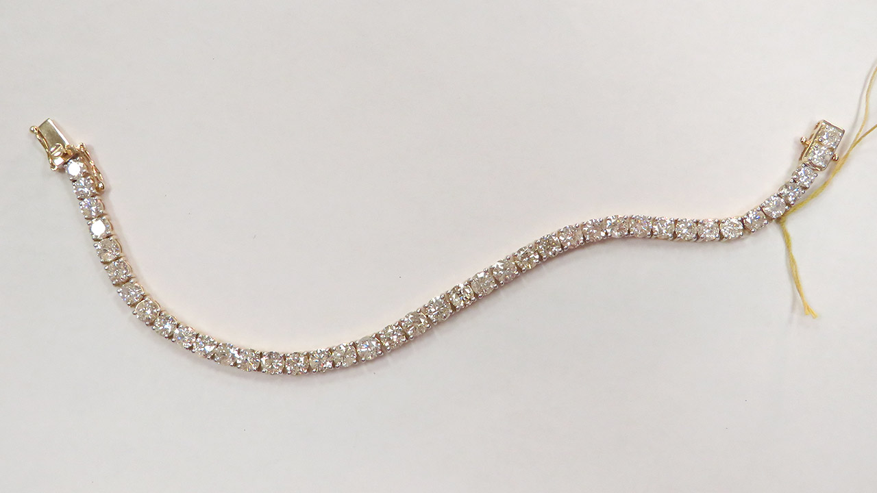 0th Image of a N/A GOLD DIAMOND BRACELET