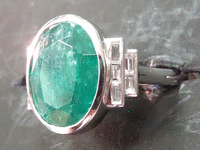 Image 2 of 8 of a N/A PLATINUM EMERALD DIAMOND