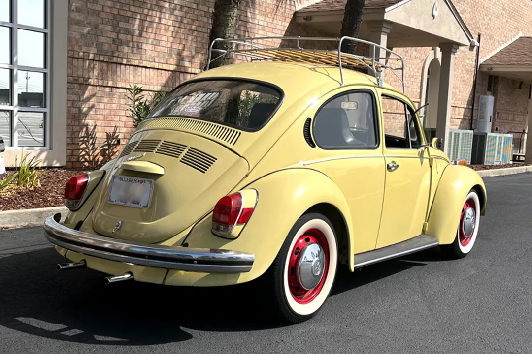 3rd Image of a 1971 VOLKSWAGEN BEETLE