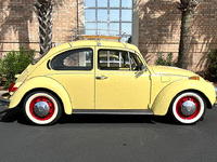 Image 6 of 22 of a 1971 VOLKSWAGEN BEETLE