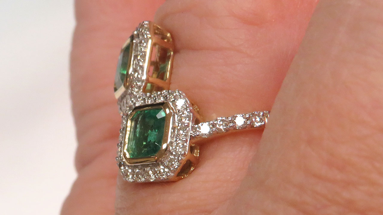 4th Image of a N/A 18K YEL GLD EMERALD BERYL & DIAMOND