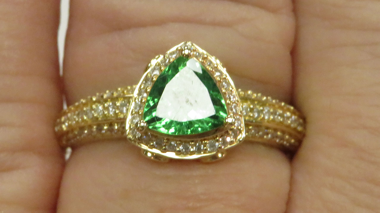 3rd Image of a N/A TSAVORITE GARNET DIAMOND