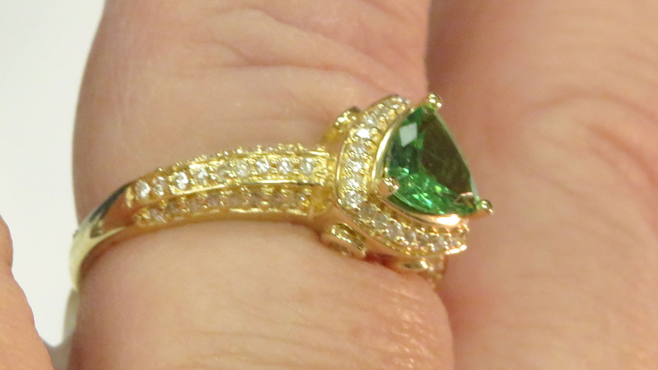 6th Image of a N/A TSAVORITE GARNET DIAMOND