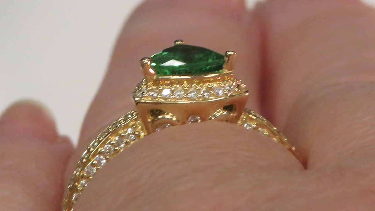 7th Image of a N/A TSAVORITE GARNET DIAMOND
