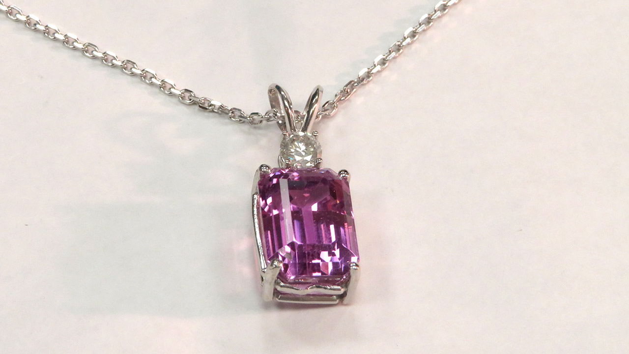 2nd Image of a N/A KUNZITE SPODUMENE DIAMOND